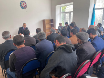 Kəlbəcər rayon İcra Hakimiyyətinin başçısı Azər Qocayev Daşkəsən rayonu, Zəylik kəndi, Zəylik kənd Mədəniyyət evinin binasında həmin ərazidə yaşayan vətəndaşlar üçün səyyar-görüş qəbulunu keçirib.