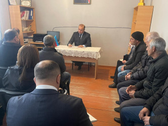 Kəlbəcər rayon İcra Hakimiyyətinin başçısı Azər Qocayev Yevlax şəhəri Kəlbəcər rayon 78 nömrəli tam orta məktəbin inzibati  binasında həmin ərazidə yaşayan vətəndaşlar üçün səyyar-görüş qəbulunu keçirib.