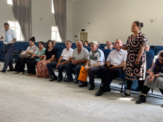 Kəlbəcər rayon İcra Hakimiyyətinin başçısı Azər Qocayev Abşeron rayonu, Mehdiabad qəsəbəsi, Kəlbəcər rayon 13 nömrəlitam orta məktəbin inzibati binasında həmin ərazidə yaşayan vətəndaşlar üçün səyyar-görüş qəbulunu keçirib.