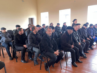 Kəlbəcər rayon İcra Hakimiyyətinin başçısı Azər Qocayev, Kəlbəcər rayon Prokuroru İlkin İsmayılov Şəki rayonu, Çələbixan qəsəbəsi, Çələbixan qəsəbə Mədəniyyət evinin inzibati binasında həmin ərazidə yaşayan vətəndaşlar üçün səyyar-görüş qəbulunu keçirib.