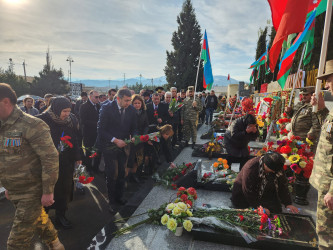 Vətən müharibəsi şəhidləri Məhəmmədli İsmayıl Mahir oğlunun və Əliyev Teymur İman oğlunun ikinci ildönümü məzarları başında qeyd edilib və ailələri ziyarət olunub.