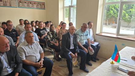Kəlbəcər rayon İcra Hakimiyyətinin başçısı Azər Qocayev Bakı şəhəri, Xəzər rayonu, Qala qəsəbəsi, Bakı şəhər 345 nömrəli  tam ümumtəhsil məktəbinin inzibati binasında həmin ərazidə yaşayan vətəndaşlar üçün səyyar-görüş qəbulunu keçirib.