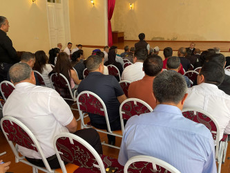 Kəlbəcər rayon İcra Hakimiyyətinin başçısı Azər Qocayev Göygöl rayonu, Çaykənd kəndində yaşayan vətəndaşlar üçün  qəbul keçirib.