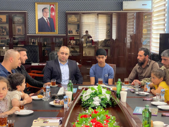 Kəlbəcər rayon İcra Hakimiyyətinin başçısı Azər Qocayev “1 iyun-Uşaqların Beynəlxalq Müdafiəsi Günü”nü şəhid  və qazi övladları ilə birgə qeyd edib.