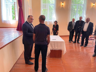 Kəlbəcər rayon İcra Hakimiyyətinin başçısı Azər Qocayev Göygöl rayonu, Çaykənd kəndində yaşayan vətəndaşlar üçün  qəbul keçirib.