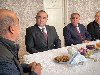 Kəlbəcər rayon İcra Hakimiyyətinin başçısı Azər Qocayev şəhid Mönsümzadə Orxan Səfiyar oğlunun ailəsini ziyarət edib.
