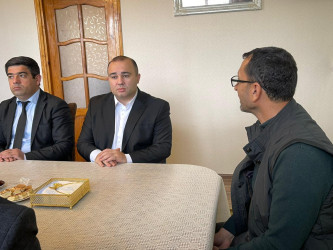 Kəlbəcər rayon İcra Hakimiyyətinin başçısı Azər Qocayev şəhid Musayev Murad Polad oğlunun ailəsini ziyarət edib.