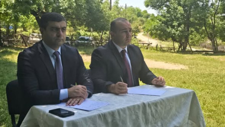 Kəlbəcər rayon İcra Hakimiyyətinin başçısı Azər Qocayev, Kəlbəcər rayon Prokuroru İlkin İsmayılov Ağsu rayonu, Hinqar kəndi, Hinqar kənd orta məktəbin  inzibati binasında  həmin ərazidə yaşayan vətəndaşlar üçün səyyar-görüş qəbulunu keçirib.