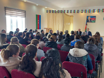 Kəlbəcər rayon İcra Hakimiyyətinin başçısı Azər Qocayev Sumqayıt şəhərində müvəqqəti fəaliyyət göstərən Qubadlı rayon Çaytumas tam orta məktəbin inzibati  binasında həmin ərazidə yaşayan vətəndaşlar üçün səyyar-görüş qəbulunu keçirib.