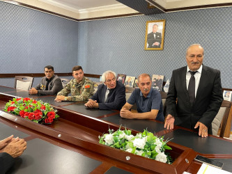 Kəlbəcər Rayon İcra Hakimiyyətinin başçısı Azər Qocayev İctimai Şuranın yeni seçilmiş heyəti ilə görüş keçirib.