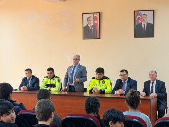 “Yol hərəkəti qaydalarına əməl etmək sizin sağlamığınızı və həyatınızı qoruyur”  mövzusunda maarifləndirici  tədbir keçirilib.