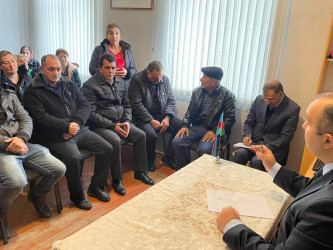 Kəlbəcər rayon İcra Hakimiyyətinin başçısı Azər Qocayev Yevlax şəhəri Kəlbəcər rayon 78 nömrəli tam orta məktəbin inzibati  binasında həmin ərazidə yaşayan vətəndaşlar üçün səyyar-görüş qəbulunu keçirib.