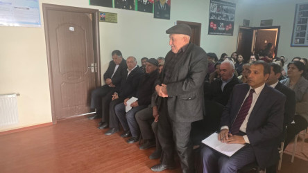 Kəlbəcər rayon İcra Hakimiyyətinin başçısı Azər Qocayev Abşeron rayonu, Xırdalan şəhərində yerləşən Kəlbəcər rayon 21 nömrəli tam orta məktəbdə, həmin ərazidə yaşayan vətəndaşlar üçün səyyar-görüş qəbulunu keçirib.