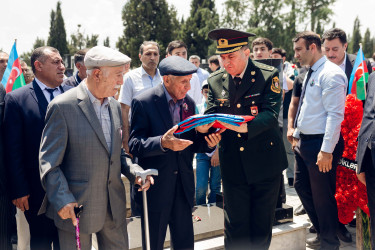 Birinci Qarabağ müharibəsində itkin düşən  Gəncə  Şəhidlər xiyabanında 31 il əvvəl naməlum şəhid kimi dəfn edilmiş, kimliyi bir qədər əvvəl müəyyənləşdirilən Məmmədov Hafiz Qədim oğlunun məzarı abadlaşdırılıb.