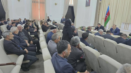 Kəlbəcər rayon İcra Hakimiyyətinin başçısı Azər Qocayev, YAP Kəlbəcər rayon təşkilatının sədri Həbib Misirov Bərdə şəhəri,Bərdə Regional Mədəniyyət İdarəsinin inzibati binasında həmin ərazidə yaşayan vətəndaşlar üçün səyyar-görüş qəbulunu keçirib.