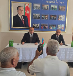 Kəlbəcər rayon İcra Hakimiyyətinin başçısı Azər Qocayev Bakı şəhəri, Sabunçu rayonu, Zabrat-1 qəsəbəsi, Kəlbəcər Rayon 84 nömrəli tam orta məktəbin binasında həmin ərazidə yaşayan vətəndaşlar üçün səyyar-görüş qəbulunu keçirib