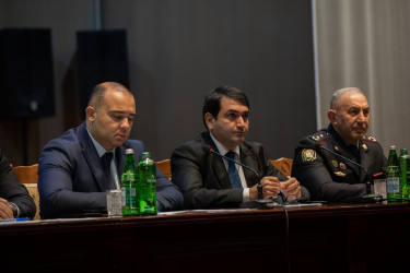 “Son dövrlərdə gənclər arasında artan zorakılıq hallarının qarşısının alınması, pis vərdişlərə qarşı mübarizə yolları, məktəb-uşaq-şagird münasibətlərinin  düzgün qurulması” mövzusunda təhsil işçiləri  ilə konfrans keçirilib.