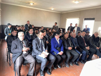 Kəlbəcər rayon İcra Hakimiyyətinin başçısı Azər Qocayev, Kəlbəcər rayon Prokuroru İlkin İsmayılov  Bərdə rayonu, Ağac Emalı Zavodunun ərazisi, Kəlbəcər rayon 41 nömrəli ümumi orta məktəbin inzibati binasında həmin ərazidə yaşayan vətəndaşlar üçün səyyar-görüş qəbulunu keçirib.