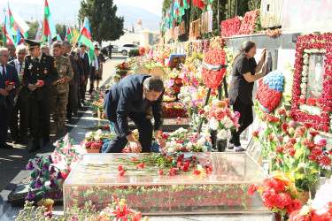 Vətən müharibəsi şəhidləri Məhərrəmli Fuad Füzuli oğlunun və Məmmədov Cavad Səfiyar oğlunun ildönümü ilə əlaqədar Şəhidlərimizin  məzarları ziyarət edilib,