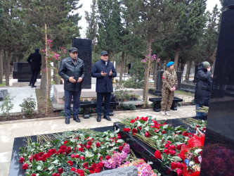 Kəlbəcər rayon İcra Hakimiyyəti başçısının birinici müavini Eldəniz Mehtiyev AZAL-a məxsus sərnişin təyyarəsinin faciəli şəkildə qəzaya uğramasın birinci ildönümündə, faciə nəticəsində həyatını itirmiş Azərbaycanın Milli Qəhrəmanı Hökümə Əliyevanın məzarını ziyarət edib.