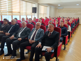 “Şəhərsalma və Memarlıq  ili”çərçivəsində 18 oktyabr-Müstəqilliyin Bərpası Gününə həsr olunmuş “Müstəqilliyimiz, əbədidir, daimidir,dönməzdir”mövzusunda tədbir keçirilib
