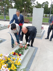 Şəhid polkovnik-leytenant Cəfərov Zaur Hüseyn  oğlunun ailəsi və məzarı ziyarət edilib.