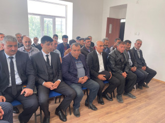 Kəlbəcər rayon İcra Hakimiyyətinin başçısı Azər Qocayev Daşkəsən rayonu, Zəylik kəndi, Zəylik kənd Mədəniyyət evinin binasında həmin ərazidə yaşayan vətəndaşlar üçün səyyar-görüş qəbulunu keçirib.