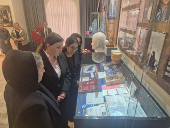 Milli Qəhrəman Hökümə Əliyevanın ailəsi ziyarət edilib.