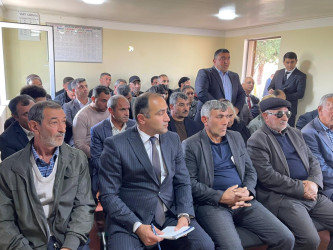Kəlbəcər rayon İcra Hakimiyyətinin başçısı Azər Qocayev Bərdə rayonu, Lənbərən kəndində və ora yaxın ərazidə yaşayan vətəndaşlar üçün səyyar-görüş qəbulunu keçirib.