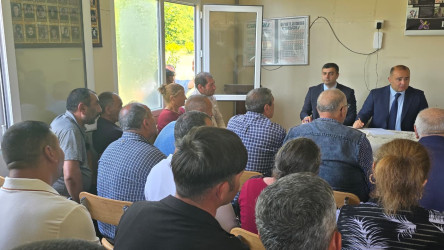 Kəlbəcər rayon İcra Hakimiyyətinin başçısı Azər Qocayev, Kəlbəcər rayon Prokuroru İlkin İsmayılov Oğuz rayonu, Calud-1 qəsəbəsi, Kəlbəcər rayon 95 nömrəli tam orta məktəbin  inzibati binasında  həmin ərazidə yaşayan vətəndaşlar üçün səyyar-görüş qəbulunu keçirib.