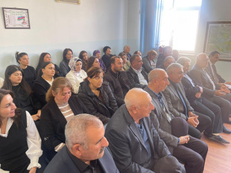 Kəlbəcər rayon İcra Hakimiyyətinin başçısı Azər Qocayev Xəzər rayonu ərazisində fəaliyyət göstərən  Kəlbəcər rayon 14 nömrəli tam orta məktəbin inzibati  binasında həmin ərazidə yaşayan vətəndaşlar üçün səyyar-görüş qəbulunu keçirib.