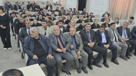 Kəlbəcər rayon İcra Hakimiyyətinin başçısı Azər Qocayev, YAP Kəlbəcər rayon təşkilatının sədri Həbib Misirov Bərdə şəhəri,Bərdə Regional Mədəniyyət İdarəsinin inzibati binasında həmin ərazidə yaşayan vətəndaşlar üçün səyyar-görüş qəbulunu keçirib.