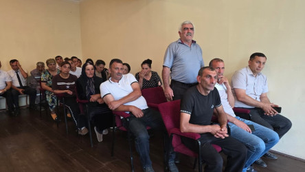 Kəlbəcər Rayon İcra Hakimiyyətinin başçısı Azər Qocayev, Kəlbəcər Rayon Prokuroru İlkin İsmayılov, Səfərbərlik və Hərbi Xidmətə Çagırış üzrə Dövlət Xidmətinin Kəlbəcər Rayon şöbəsinin rəisi polkovnik  Zöhrab Camalov Göygöl Rayonu Zurnabad  kəndi, Zurnabad kənd orta məktəbinin inzibati binasında həmin ərazidə yaşayan vətəndaşlar üçün səyyar-görüş qəbulunu keçirib