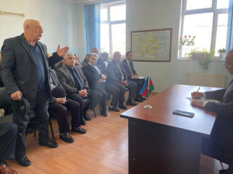 Kəlbəcər rayon İcra Hakimiyyətinin başçısı Azər Qocayev Xəzər rayonu ərazisində fəaliyyət göstərən  Kəlbəcər rayon 14 nömrəli tam orta məktəbin inzibati  binasında həmin ərazidə yaşayan vətəndaşlar üçün səyyar-görüş qəbulunu keçirib.