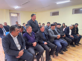 Kəlbəcər rayon İcra Hakimiyyətinin başçısı Azər Qocayev,Kəlbəcər rayon Prokuroru İlkin İsmayılov Daşkəsən rayonu, Quşçu kəndi, Quşçu kənd tam orta məktəbin inzibati binasında səyyar-görüş qəbulunu keçirib
