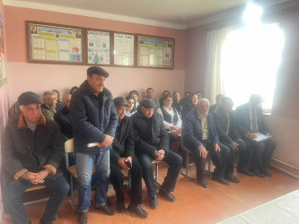 Kəlbəcər rayon İcra Hakimiyyətinin başçısı Azər Qocayev Abşeron rayonu, Masazır qəsəbəsində müvəqqəti fəaliyyət göstərən Kəlbəcər rayon 56 nömrəli tam orta məktəbin inzibati  binasında həmin ərazidə yaşayan vətəndaşlar üçün  qəbul keçirib.