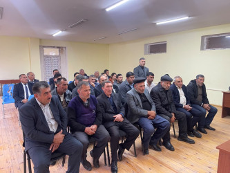 Kəlbəcər rayon İcra Hakimiyyətinin başçısı Azər Qocayev,Kəlbəcər rayon Prokuroru İlkin İsmayılov Daşkəsən rayonu, Quşçu kəndi, Quşçu kənd tam orta məktəbin inzibati binasında səyyar-görüş qəbulunu keçirib