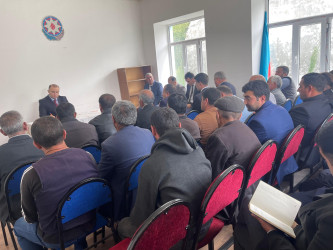 Kəlbəcər rayon İcra Hakimiyyətinin başçısı Azər Qocayev Daşkəsən rayonu, Zəylik kəndi, Zəylik kənd Mədəniyyət evinin binasında həmin ərazidə yaşayan vətəndaşlar üçün səyyar-görüş qəbulunu keçirib.