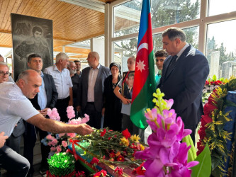 27 sentyabr “Anım Günü” ilə əlaqədar şəhid Bəylərov Seymur Səlyəddin oğlunun ailəsi və məzarı ziyarət edilib.