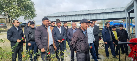 27 sentyabr “Anım Günü” ilə əlaqədar Vətən müharibəsi  zamanı şəhid olmuş leytenant Orucov Nemət Əkbər  oğlunun məzarı ziyarət edilib.