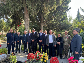 Vətən müharibəsi şəhidi, mayor Mikayılov Azər Əmrah oğlunun ailəsi və məzarı ziyarət edilib.