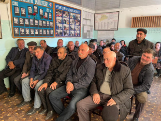 Kəlbəcər rayon İcra Hakimiyyətinin başçısı Azər Qocayev Göygöl rayonu Üçtəpə kəndində və ətraf ərazilərdə yaşayan vətəndaşlar üçün qəbul keçirib.