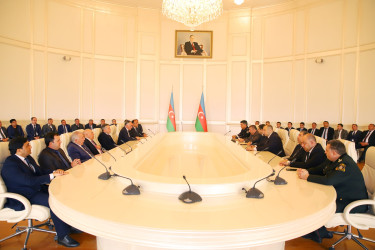 “Konstitusiya və Suverenlik ili”çərçivəsində  “Ümummilli Lider Heydər Əliyev müstəqil Azərbaycan Konstitusiyasının    müəllifidir”    mövzusunda   tədbir keçirlilib.