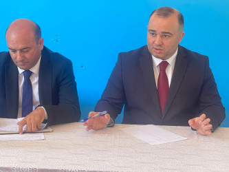 Kəlbəcər rayon İcra Hakimiyyətinin başçısı Azər Qocayev Abşeron şəhəri, Xırdalan şəhəri, Kəlbəcər rayon 20 saylı tam orta məktəbin inzibati binasında həmin ərazidə yaşayan vətəndaşlar üçün görüş  keçirib.