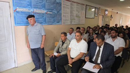 Kəlbəcər rayon İcra Hakimiyyətinin başçısı Azər Qocayev Bakı şəhəri, Xəzər rayonu, Binə qəsəbəsi, Bakı şəhər 347 nömrəli tam ümumtəhsil məktəbinin inzibati binasında həmin ərazidə yaşayan vətəndaşlar üçün səyyar-görüş qəbulunu keçirib.