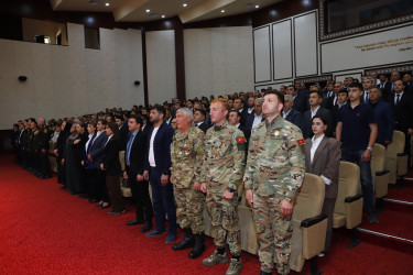 Ümummilli Lider Heydər Əliyevin anadan olmasının 103-cü ildönümünə həsr olunmuş “Zamanın fövqündə dayanan əbədiyaşar lider” mövzusunda tədbir keçirilib.
