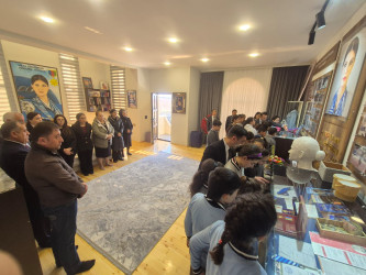 Milli Qəhrəman Hökümə Əliyevanın ailəsi ziyarət edilib.