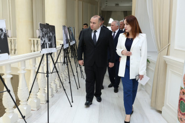 “Şəhərsalma və memarlıq ili”çərçivəsində “Ümummilli Lider Heydər Əliyevin respublikaya rəhbərlik etdiyi illər  Azərbaycan şəhərsalma və memarlığının inkişafında xüsusi mərhələ təşkil edir” mövzusunda  tədbir keçirilib.