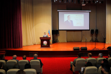 Ümummilli Lider Heydər Əliyevin anadan olmasının 103-cü ildönümünə həsr olunmuş “Zamanın fövqündə dayanan əbədiyaşar lider” mövzusunda tədbir keçirilib.