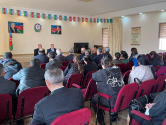 Kəlbəcər rayon İcra Hakimiyyətinin başçısı Azər Qocayev Sumqayıt şəhərində müvəqqəti fəaliyyət göstərən Qubadlı rayon Çaytumas tam orta məktəbin inzibati  binasında həmin ərazidə yaşayan vətəndaşlar üçün səyyar-görüş qəbulunu keçirib.